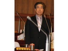 中市消防局長 議事堂上罰站
