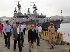 考察海軍 藍委讚雄三打擊力