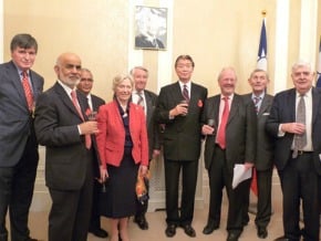 英重量級議員 親賀馬總統就職