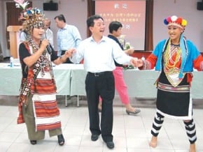 鄭立中模式 葉克冬在臺灣跳山地舞