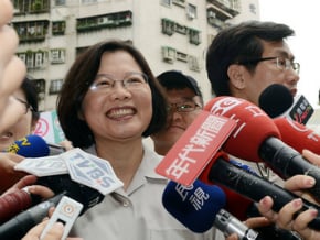 代理人之爭 小英：過度解讀