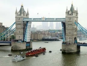 英女王鑽禧遊河慶 創金氏紀錄