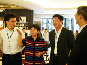 白為民到訪 友達展示創新技術