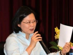 蔡英文：台灣民主已到關鍵期