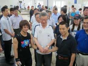 陳?訪視國訓 對擊劍有Fu