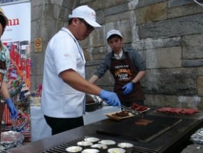 紐約BBQ 台灣石板烤肉上桌