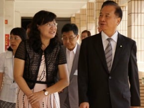 普考登場 伍錦霖巡視高雄試場