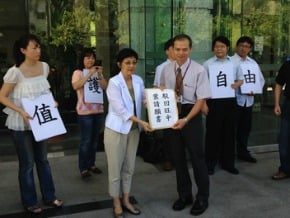 蔡衍明赴NCC面談 學者要求駁回旺中案