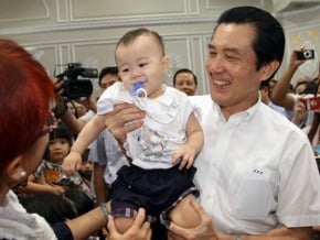 總統府親子日 總統逗玩小孩