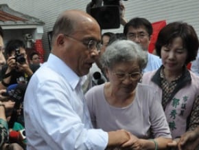 蘇拜訪 扁媽盼陳致中回民進黨