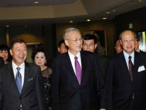 副總統見僑領 樂觀看台灣經濟