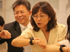 奇美電進用身障多 王如玄稱許