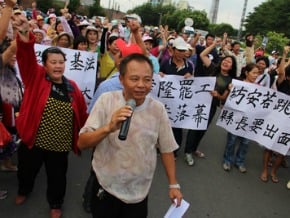 華隆工會拆棚架 罷工暫落幕