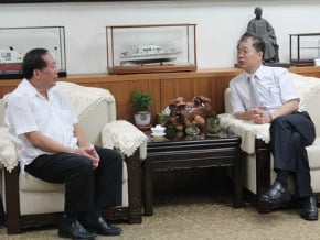 役政署副署長拜會李沃士