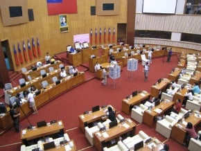 屏縣補選新議長 合法性引爭議