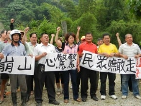 蘇拉風災重建 中市府被指牛步