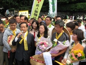 爭扁保外就醫 支持者苦行陳情