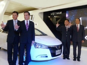 越南車展登場 納智捷尬人氣