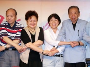 龍應台期望 為資深藝人做傳記