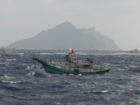 海巡署護漁 向日喊話勿干擾