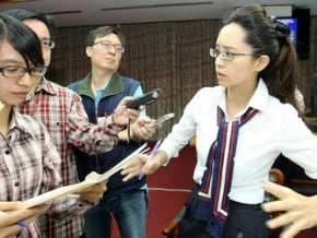 苦青年所苦 陳以真願捐年終