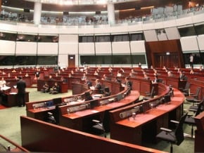 香港立法會議員宣誓就任 曾鈺成連任主席