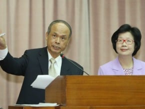 勞保政府擔 財長：恐成問題