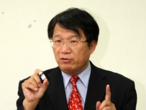 送藥惹議 顏純左：願受調查
