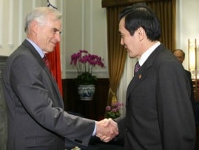 總統：薪資成長緩 努力改善