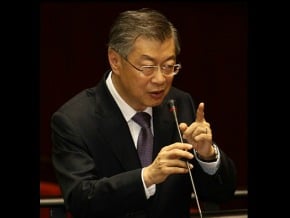 陳?：年終金必須每年檢討