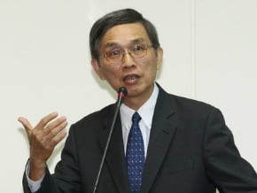 經長：經濟不佳 有責任更努力