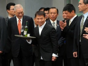 年終發多少 戴勝益保密