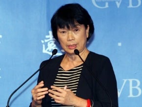 龍應台：社會多給公務員掌聲