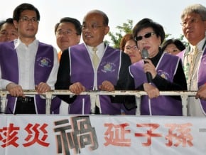 推公投擋核四 呂秀蓮車隊遊行