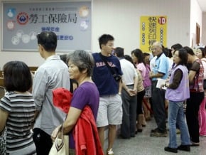 立院三讀 勞保給付逾期加利息