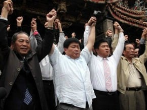 顏清標判決定讞喪失立委身分 子代父出征