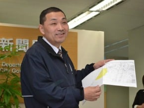 週刊指妻逃稅 侯友宜駁斥
