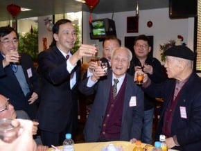 歷屆議員回娘家 新北議會熱鬧