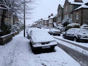 英酷寒傳死亡意外 交通受阻