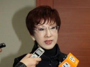 洪秀柱力挺總統兼任黨主席