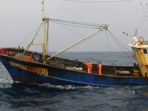 陸漁船越界捕魚 罰20萬放人