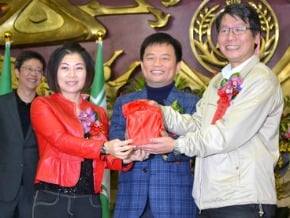沈發惠再接總召 新會期監督財政