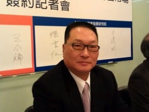 海運難賺 王令麟布局大媒體