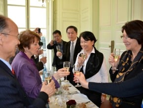 法前文化部長酒會歡迎龍應台