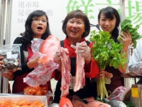 傳統市場節 北市議員扮攤商