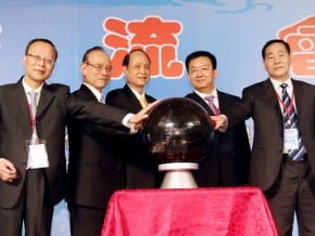 山水美人更美 林豐正讚張家界