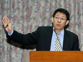 禁教授雙薪 教長：繼續研擬
