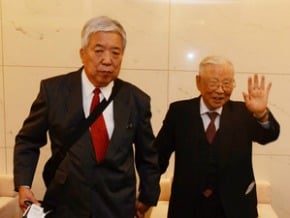 中共中央軍委會首次接待我退將