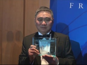 保養品科技創新 王文洋領大獎