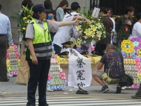 警察抗議過勞 要王卓鈞下台